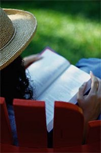 woman-reading-bible2